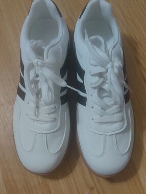 Source Unknown White and Black Women's Athletic Sneakers